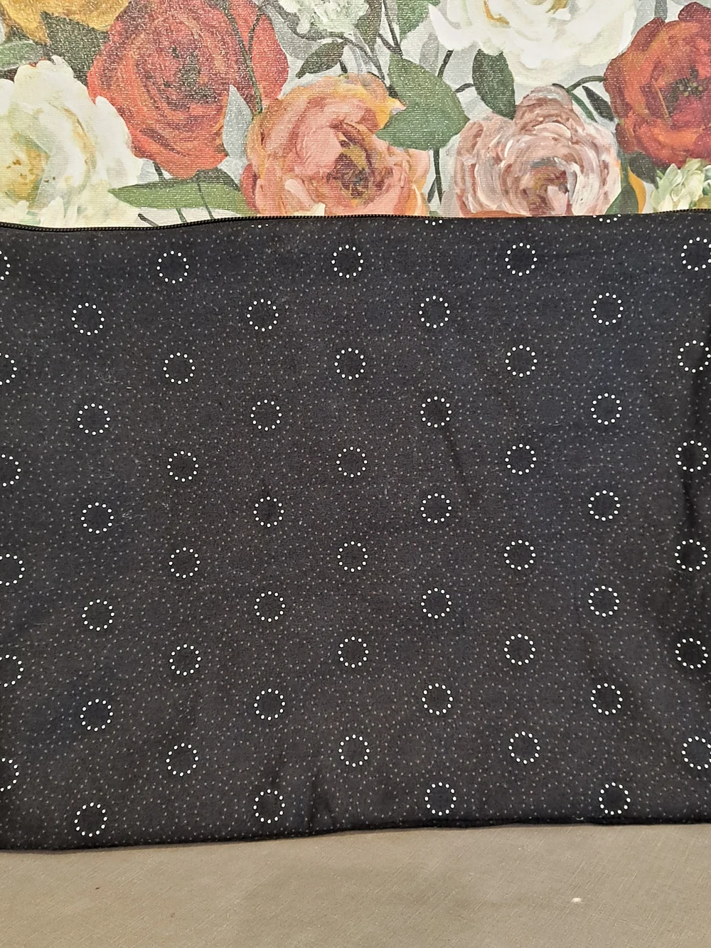 thirty-one Black White Sun Dot Print Large Laptop Sleeve Zipper Pouch